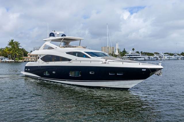 2012 SUNSEEKER 88 Yacht