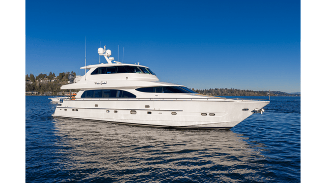 2005 HORIZON YACHTS 82 SkyLounge