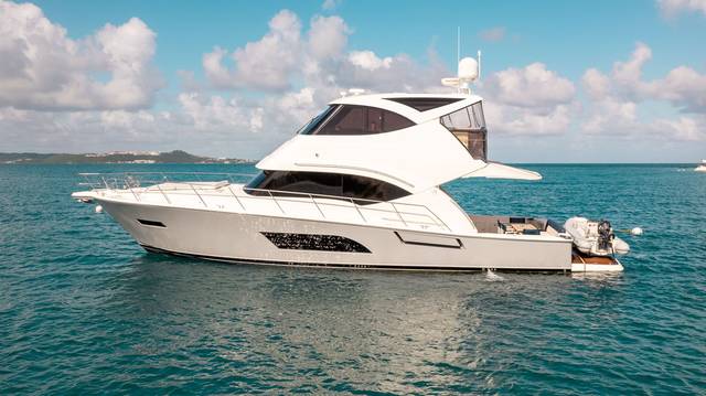 2015 RIVIERA 53 Enclosed Bridge