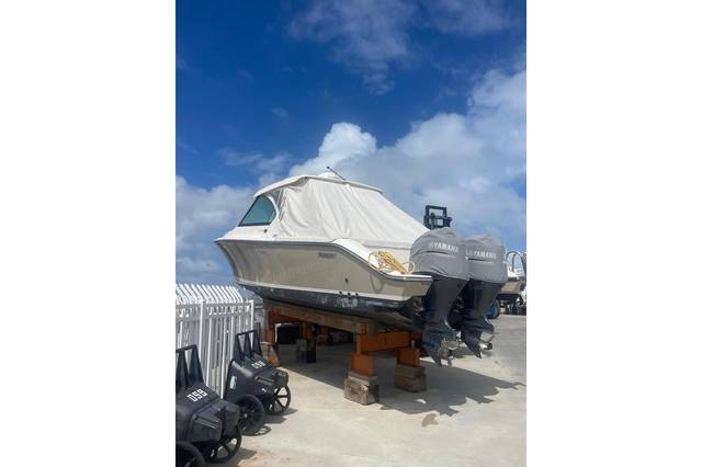 2016 PURSUIT BOATS DC 325 Dual Console