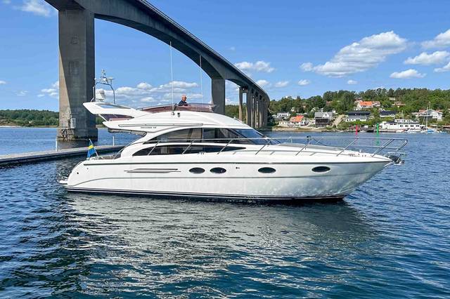 2011 PRINCESS YACHTS PRINCESS 42 FLYBRIDGE