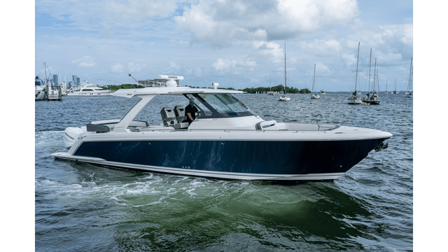 2021 TIARA YACHTS 38 LS
