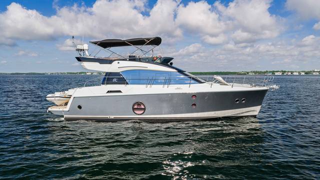 2017 MONTE CARLO YACHTS