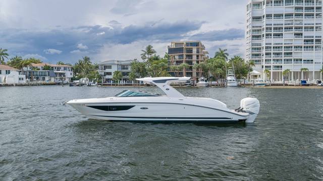 2023 SEA RAY