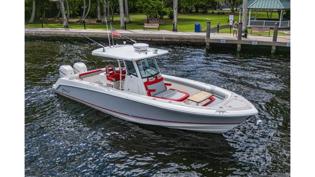 2018 BOSTON WHALER 330