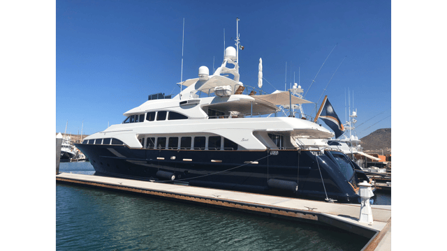 2004 BENETTI YACHTS Cockpit