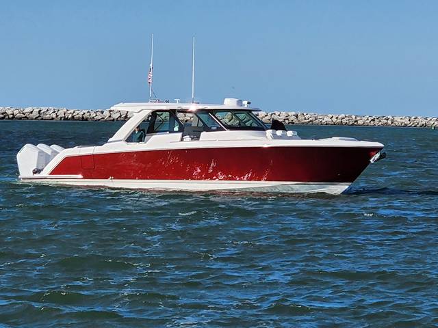 2023 TIARA YACHTS 48 LS
