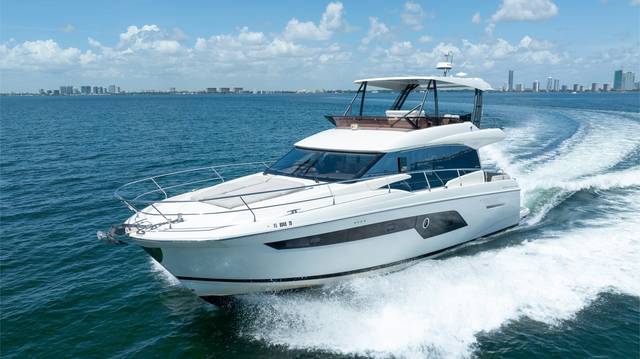 2020 PRESTIGE YACHTS 520