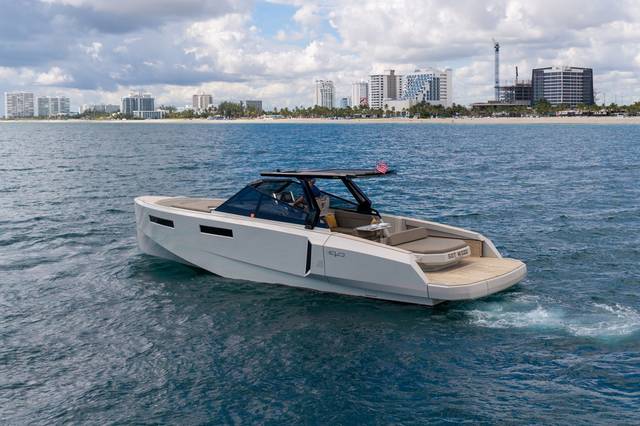 2023 EVO YACHTS R4