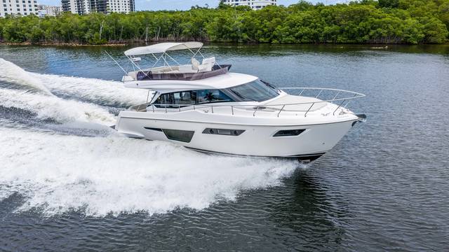2024 FERRETTI YACHTS 500 Flybridge