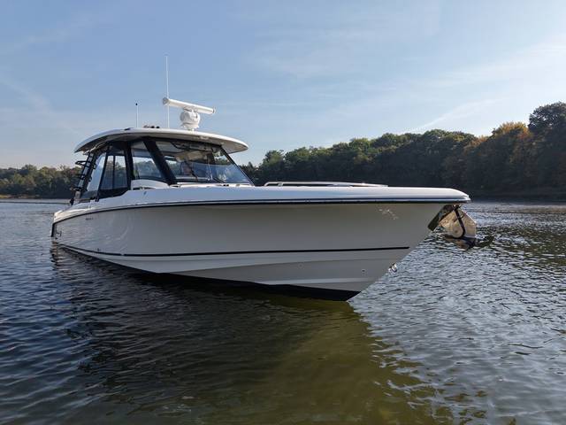 2025 BOSTON WHALER 350 REALM