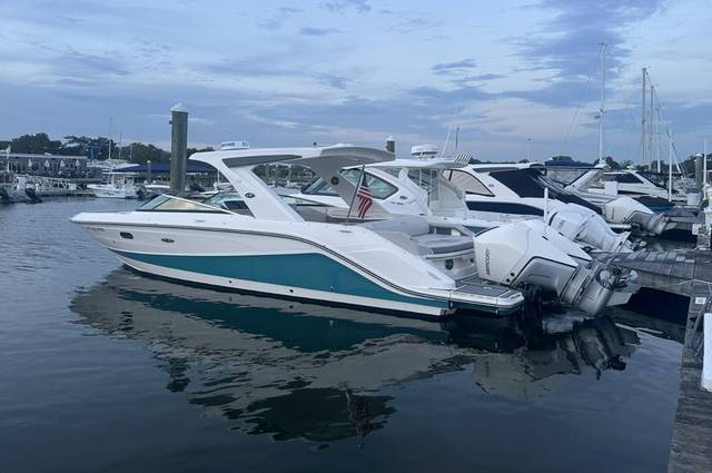 2021 SEA RAY 310 SLX OB