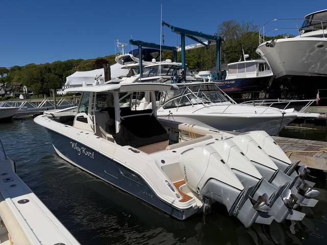 2021 BOSTON WHALER 380 OUTRAGE