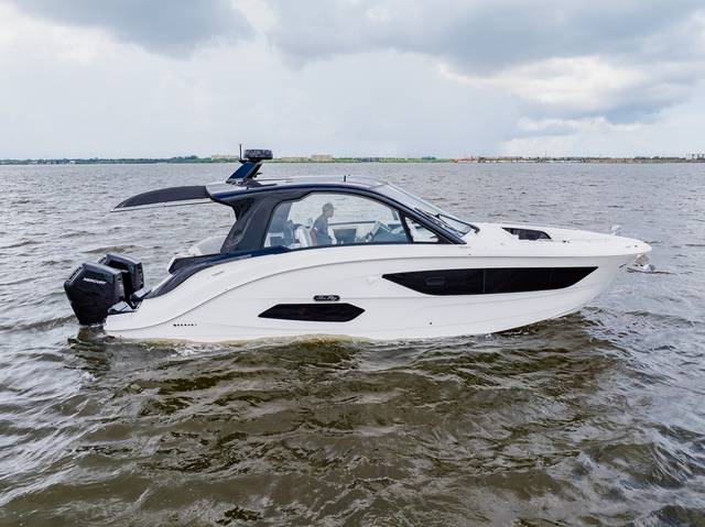2026 SEA RAY Sundancer 370 Outboard