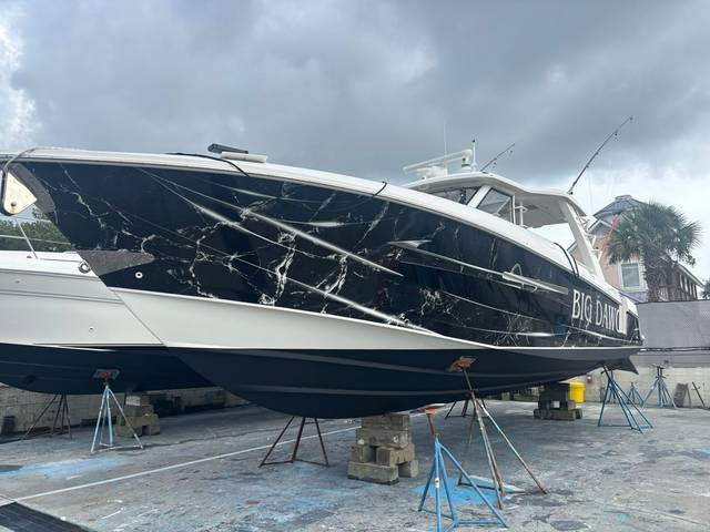 2022 BOSTON WHALER 420 Outrage