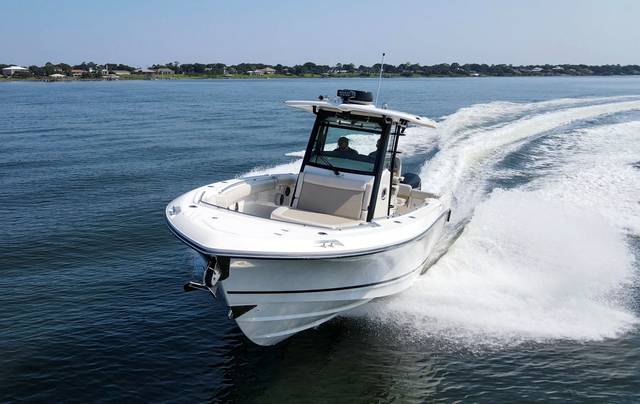 2023 BOSTON WHALER 330R