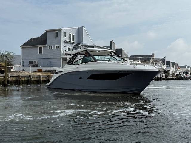 2021 SEA RAY 320 SUNDANCER