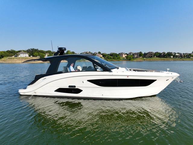 2025 SEA RAY 370 SUNDANCER
