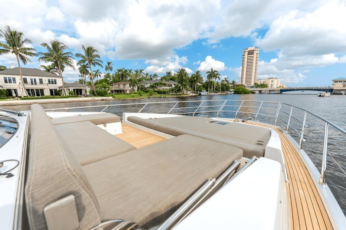 Azimut 66 FLY 2019 | HMY Yachts