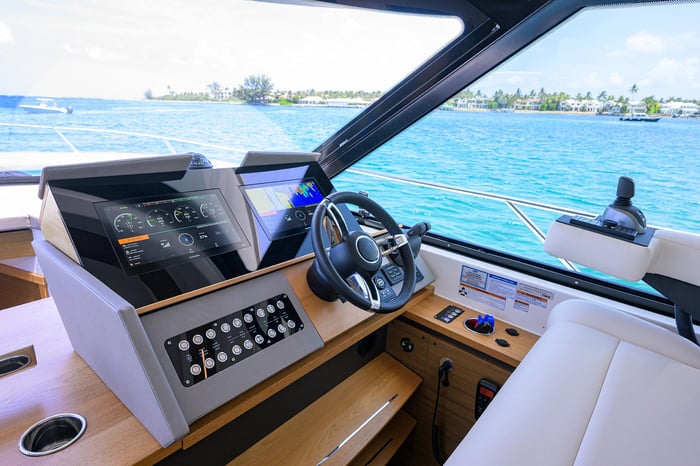 Tiara Yachts C49 Coupe 2023 
