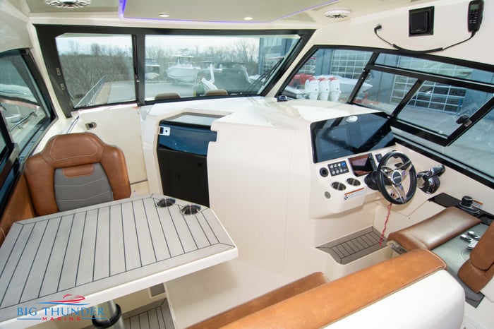 Scout 350 LXZ 2022 | HMY Yachts