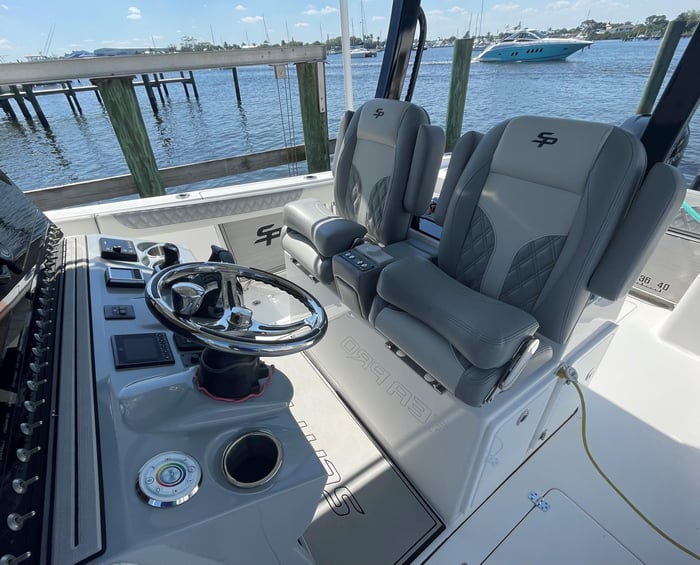 Sea Pro 320 DLX Center Console 2023 