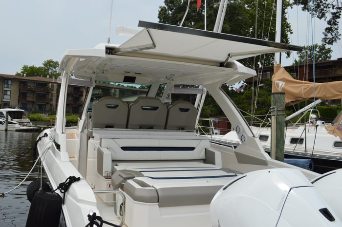 Tiara Yachts 34 LS 2023 