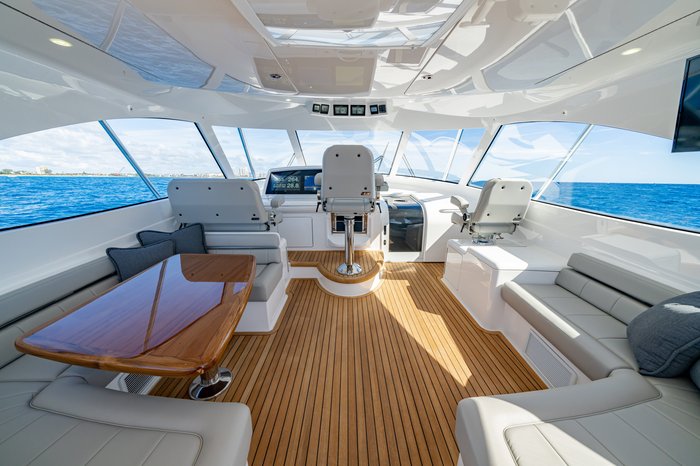 白鵬 手形 Viking Yachts 54 Convertible - 54C