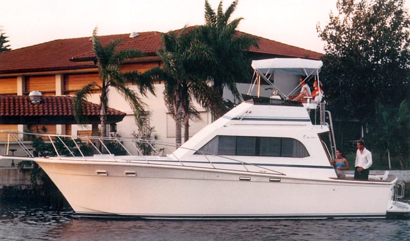 37 Convertible | HMY Yachts
