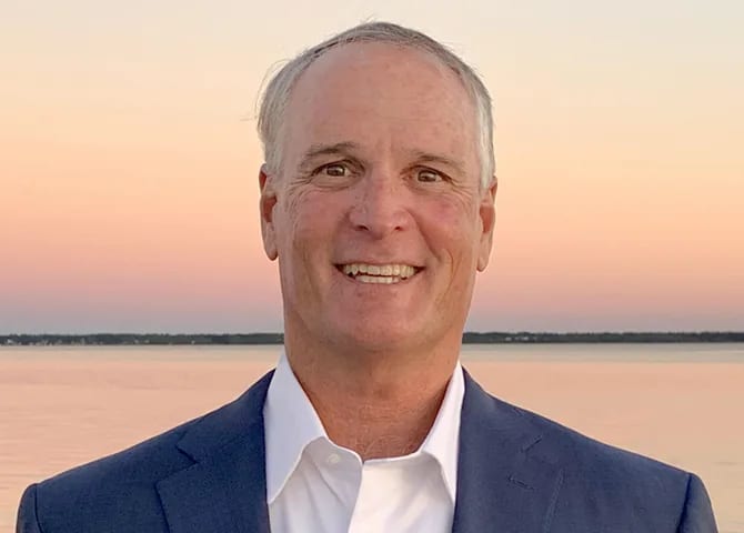Portrait of Peter DuBose, Sales Professional in Palm Beach Gardens, FL.