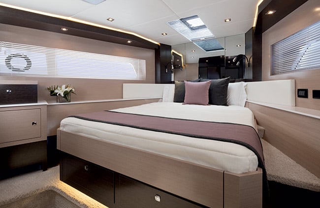 60 Flybridge VIP stateroom