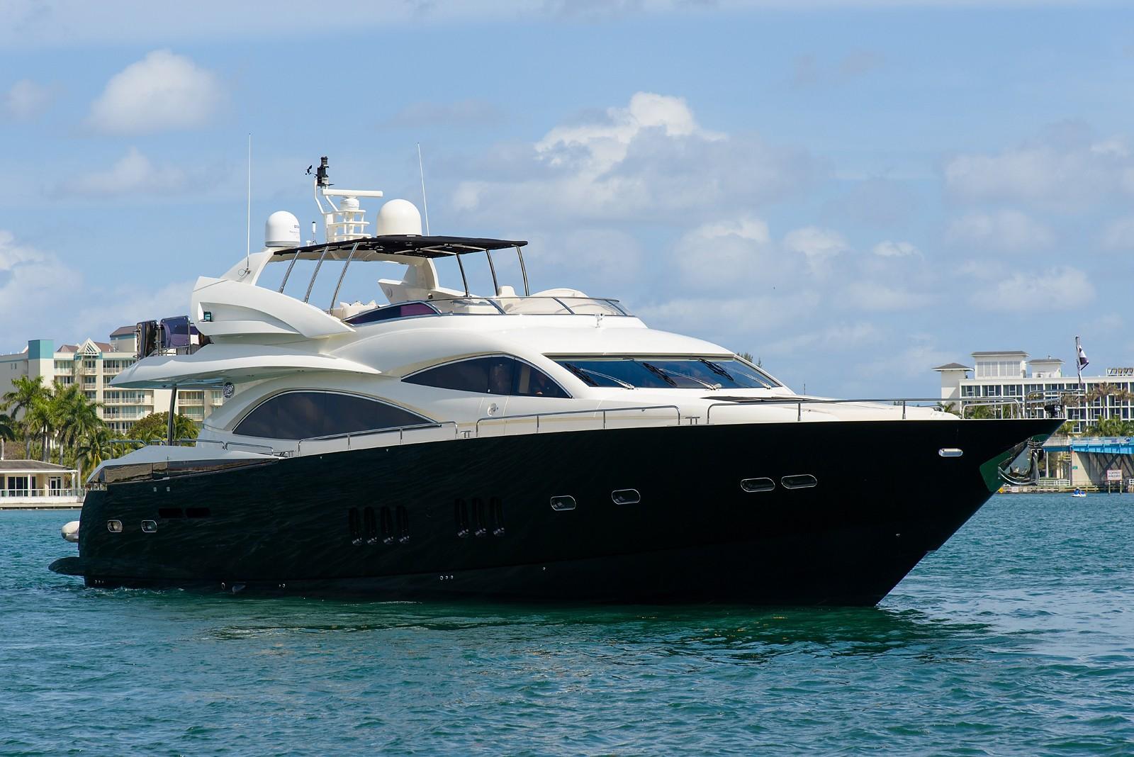 Image 2722: 2008 Sunseeker 90 Sport Leading Fearlessly