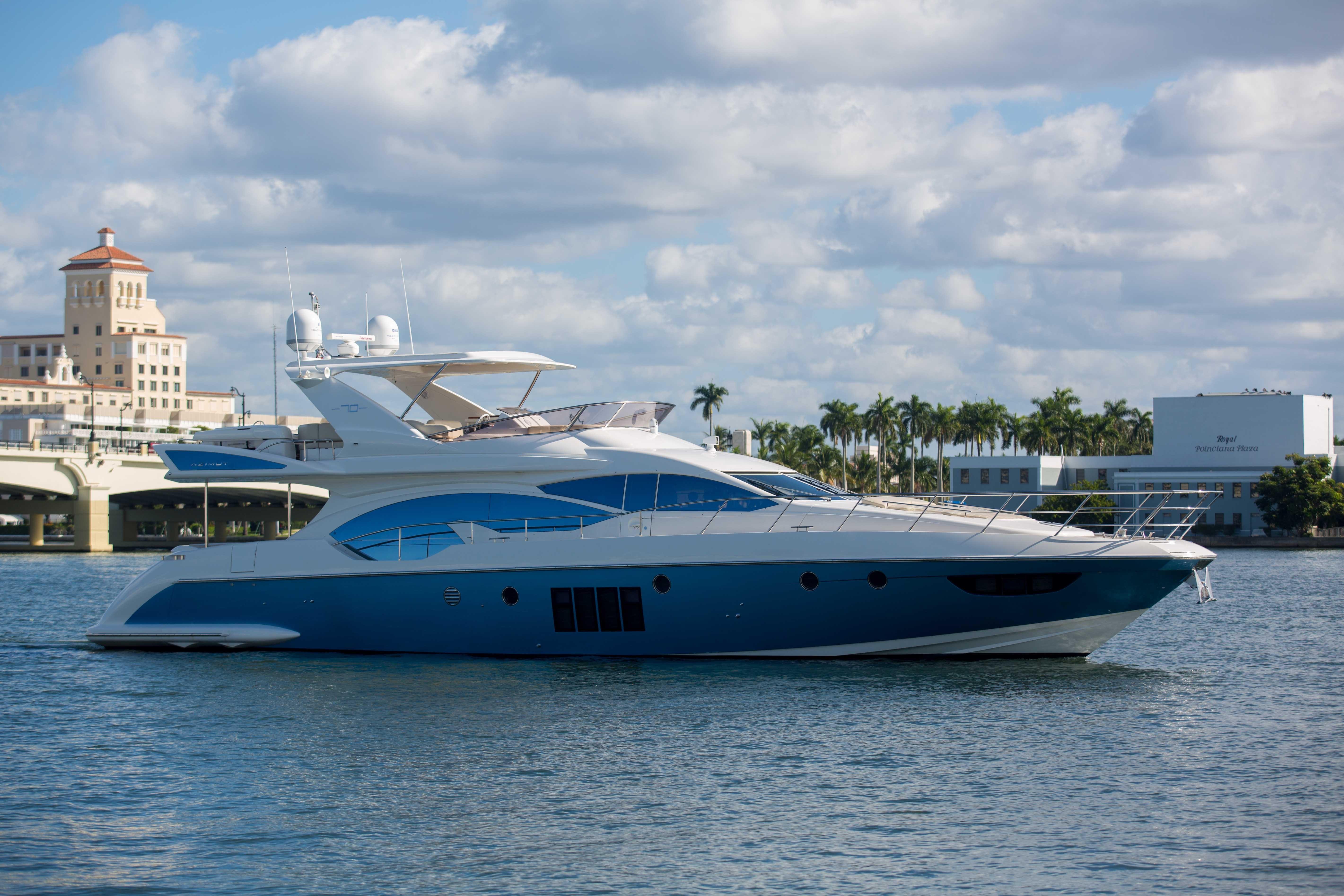 Image 2723: 2013 Azimut 70 Flybridge WINE KNOT