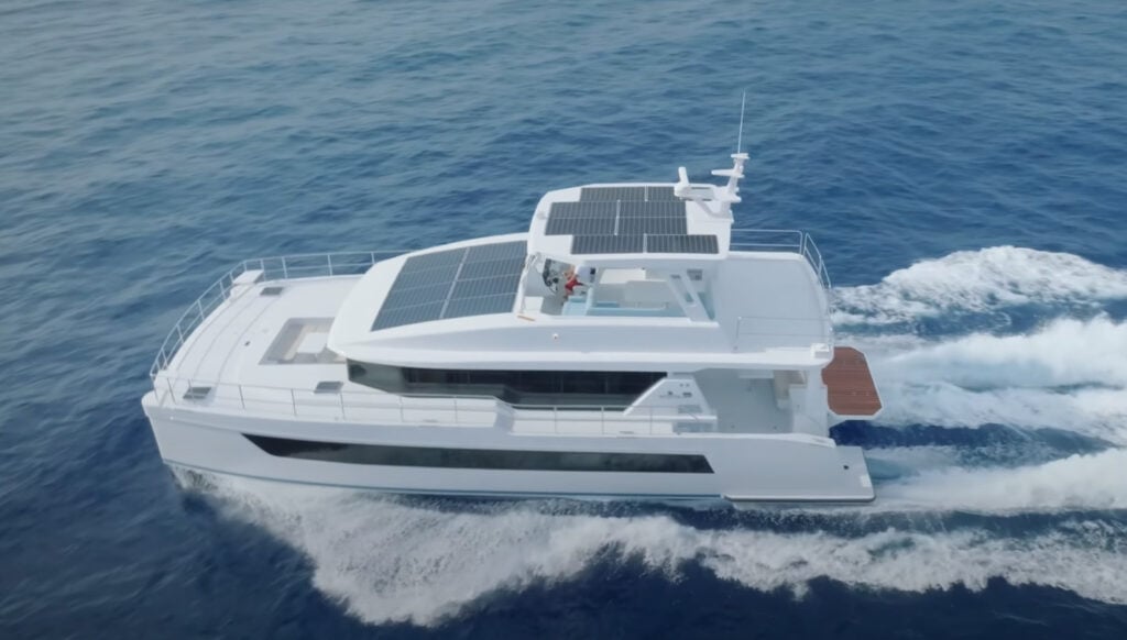 Two Oceans 555 Hull 002