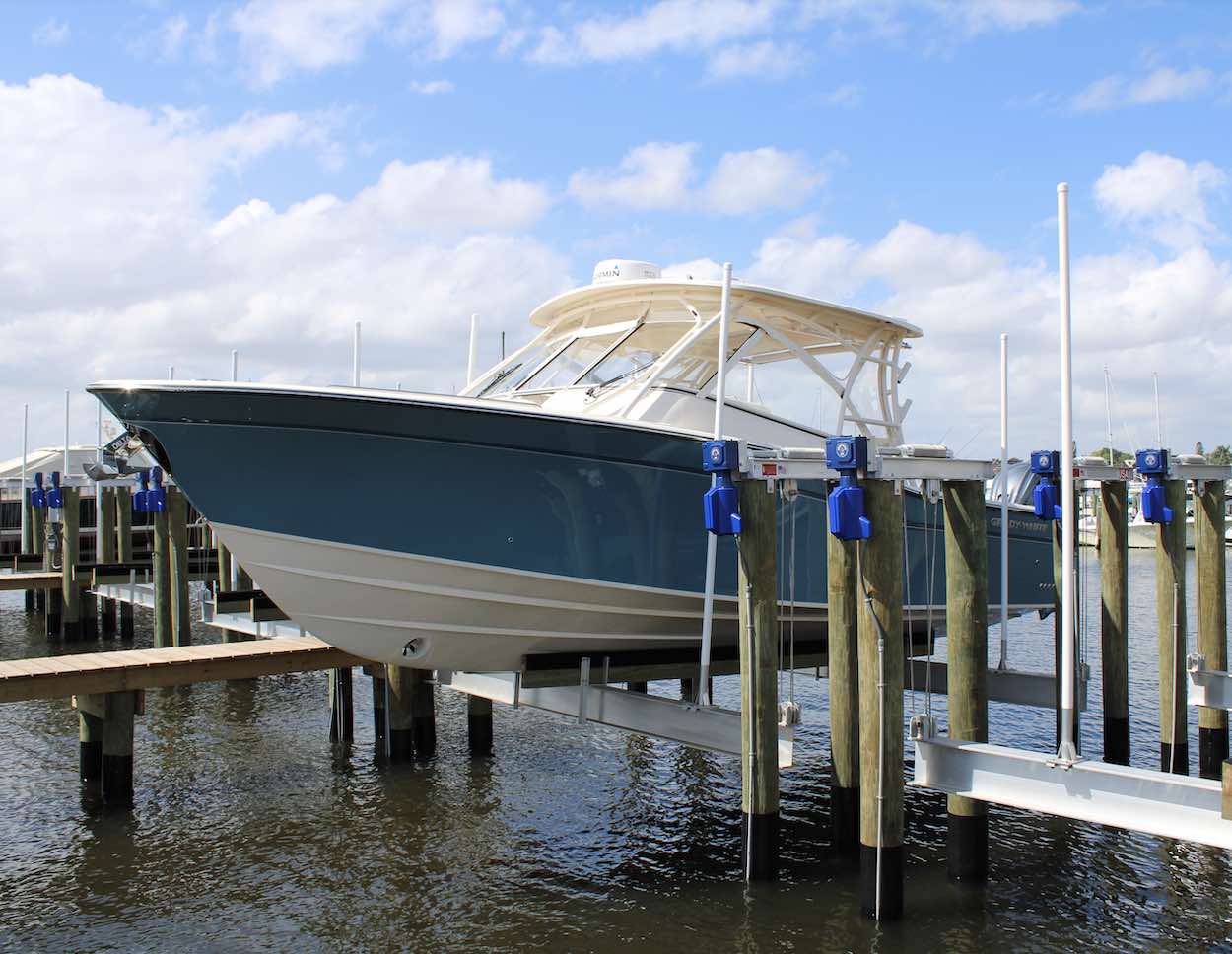 STUART BOAT LIFTS-BOAT