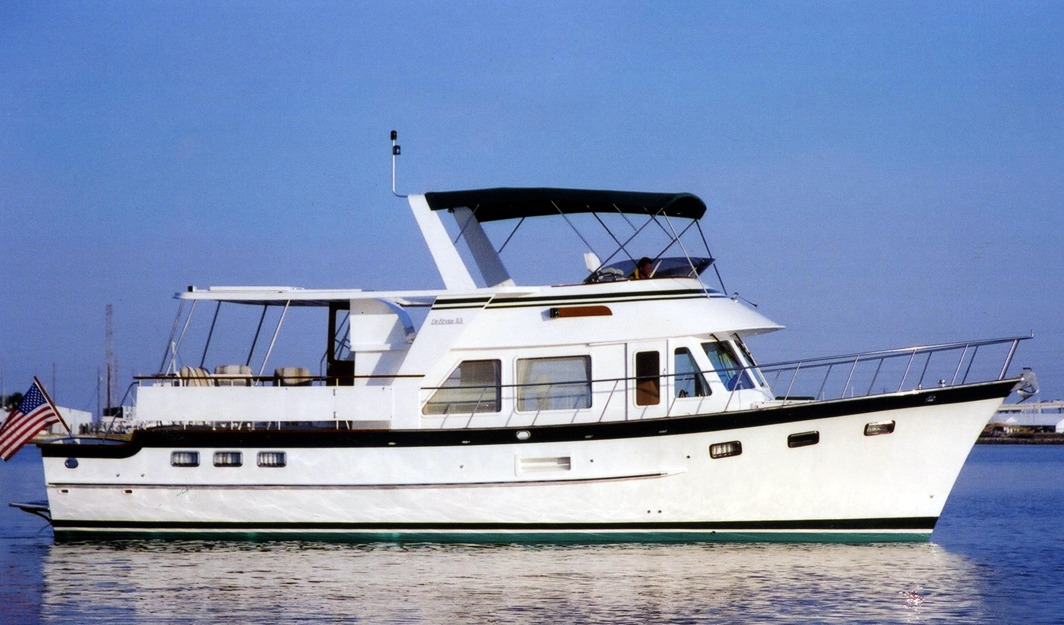 49 Cockpit Motor Yacht