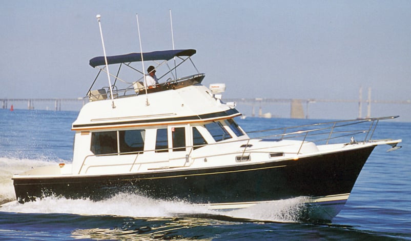 34 Sedan | HMY Yachts