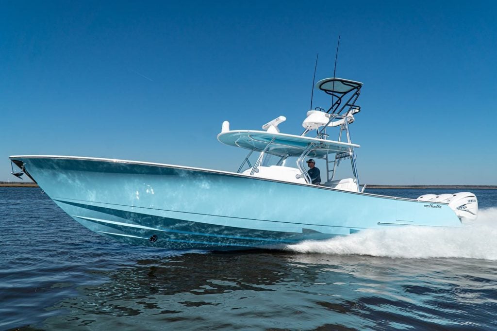 Must-Have Features in a 30'-40' Luxury Center Console Outboard Boat