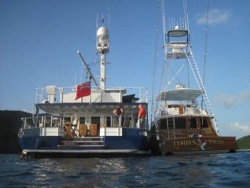 Tyson's Pride Fleet Motor yacht and sportfish in water